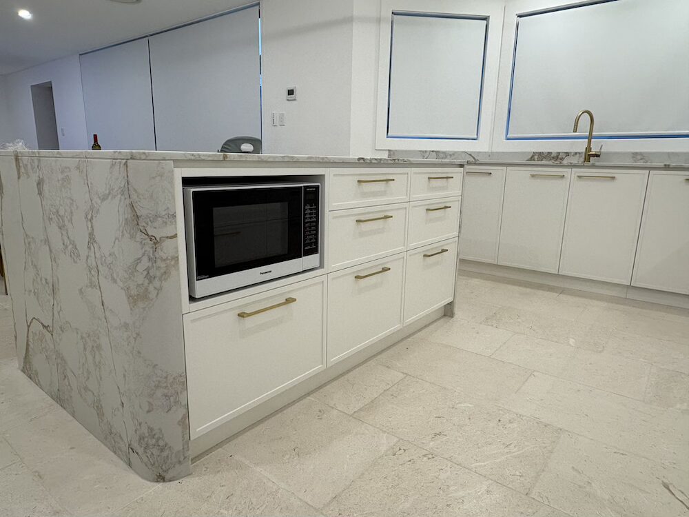Curved kitchen island Mosman Kitchen