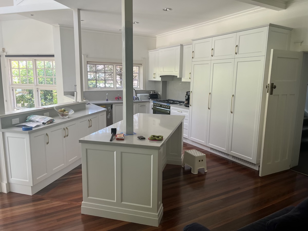 https://kitchenkraft.com.au/wp-content/uploads/Linfield-New-kitchen-2-1.jpeg
